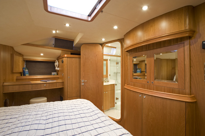 Discovery 67, Boat Test YW November 09