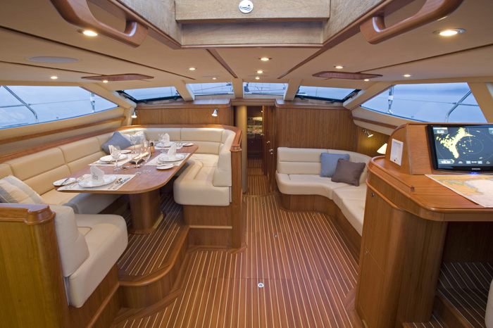 Discovery 67, Boat Test YW November 09