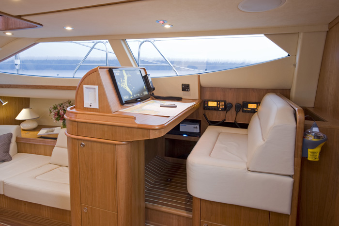 Discovery 67, Boat Test YW November 09