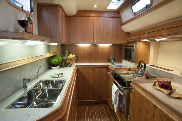 Discovery 67, Boat Test YW November 09